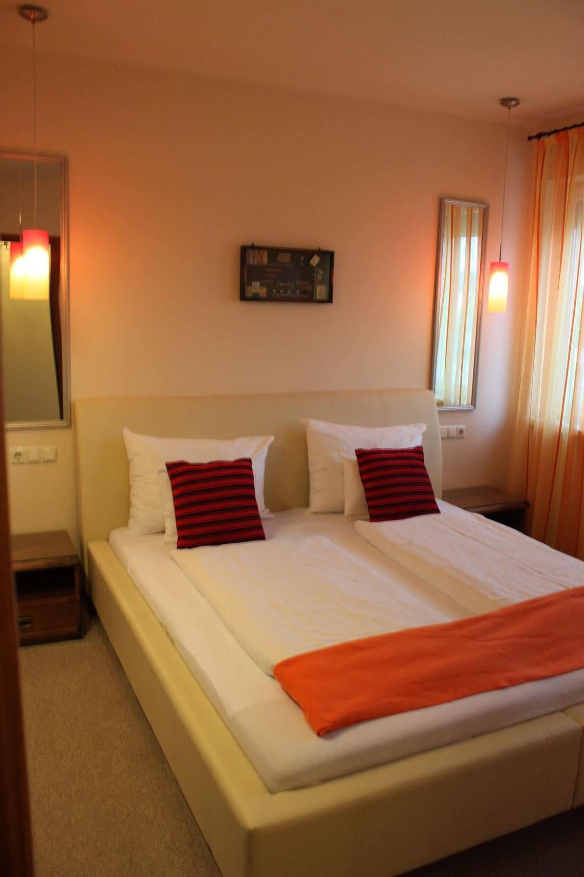 Hotel Al Faro Lodge Podersdorf am See Esterno foto